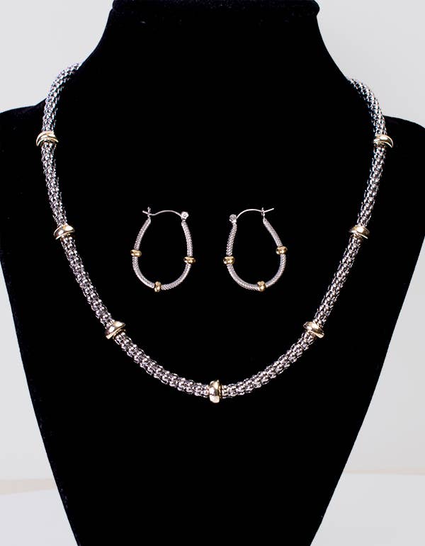 Contemporary Beaded Station Set
